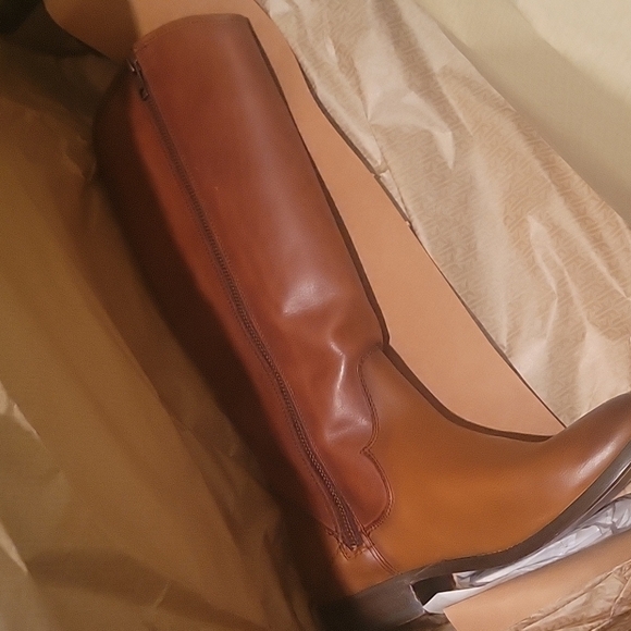 NEW! FRYE Marissa Medallion Inside Zipper Tall Leather Cognac Riding Boots 6M. - Picture 4 of 11